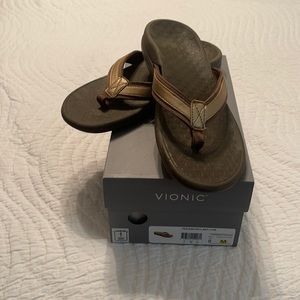 Vionic Tide Flip Flops Size 8 Bronze